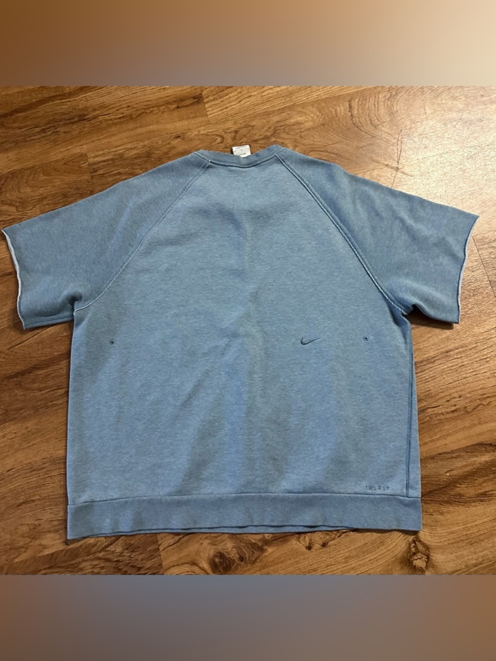 Nike Heritage Men's Dri-FIT Short-Sleeve Fleece Fitness Top - Picture 10 of 10